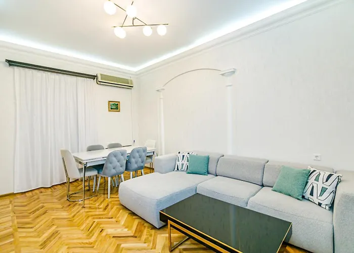 Fountain Square Baku Apartment