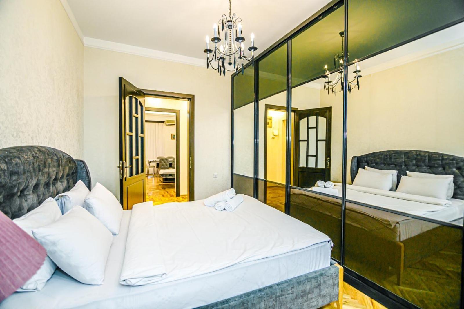 Fountain Square Apartment *