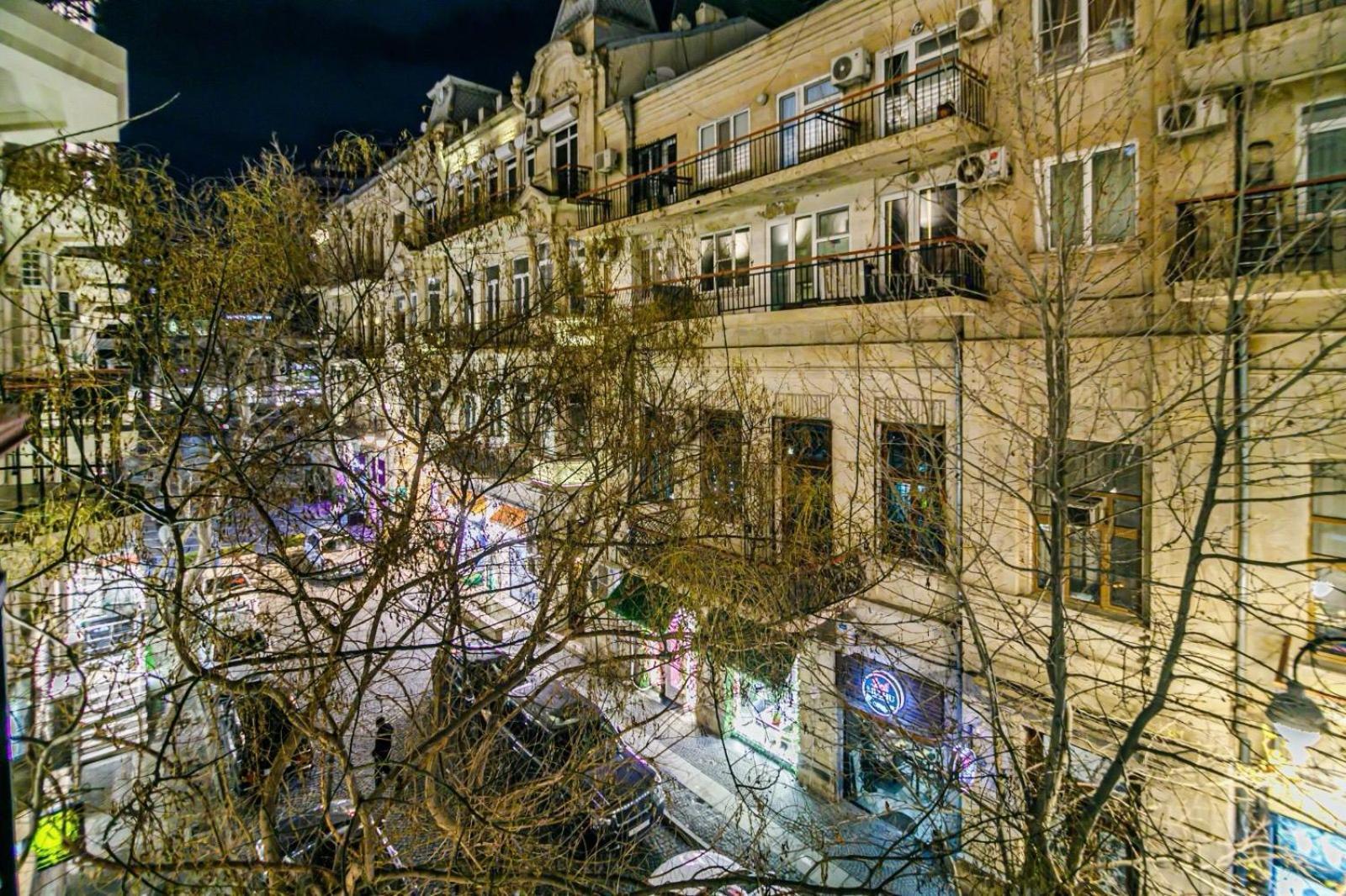Fountain Square * Baku
